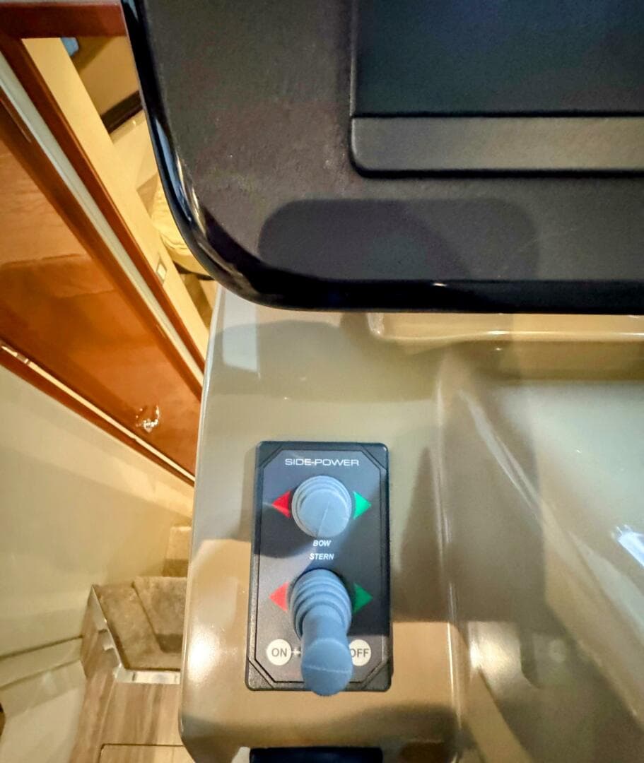 2017 Carver C37 — photo 47