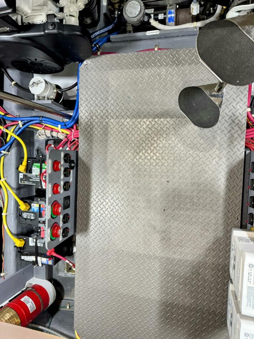 2017 Carver C37 — photo 87