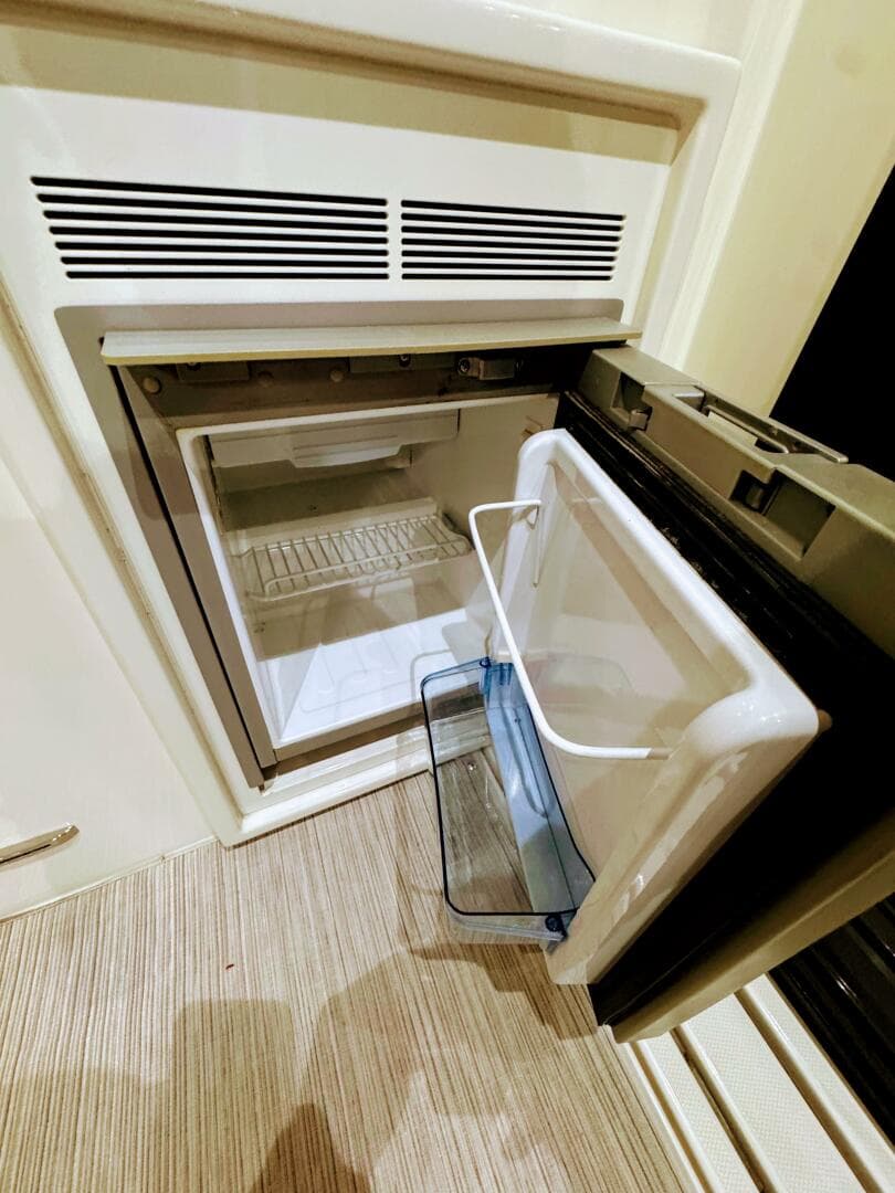 2017 Carver C37 — photo 22