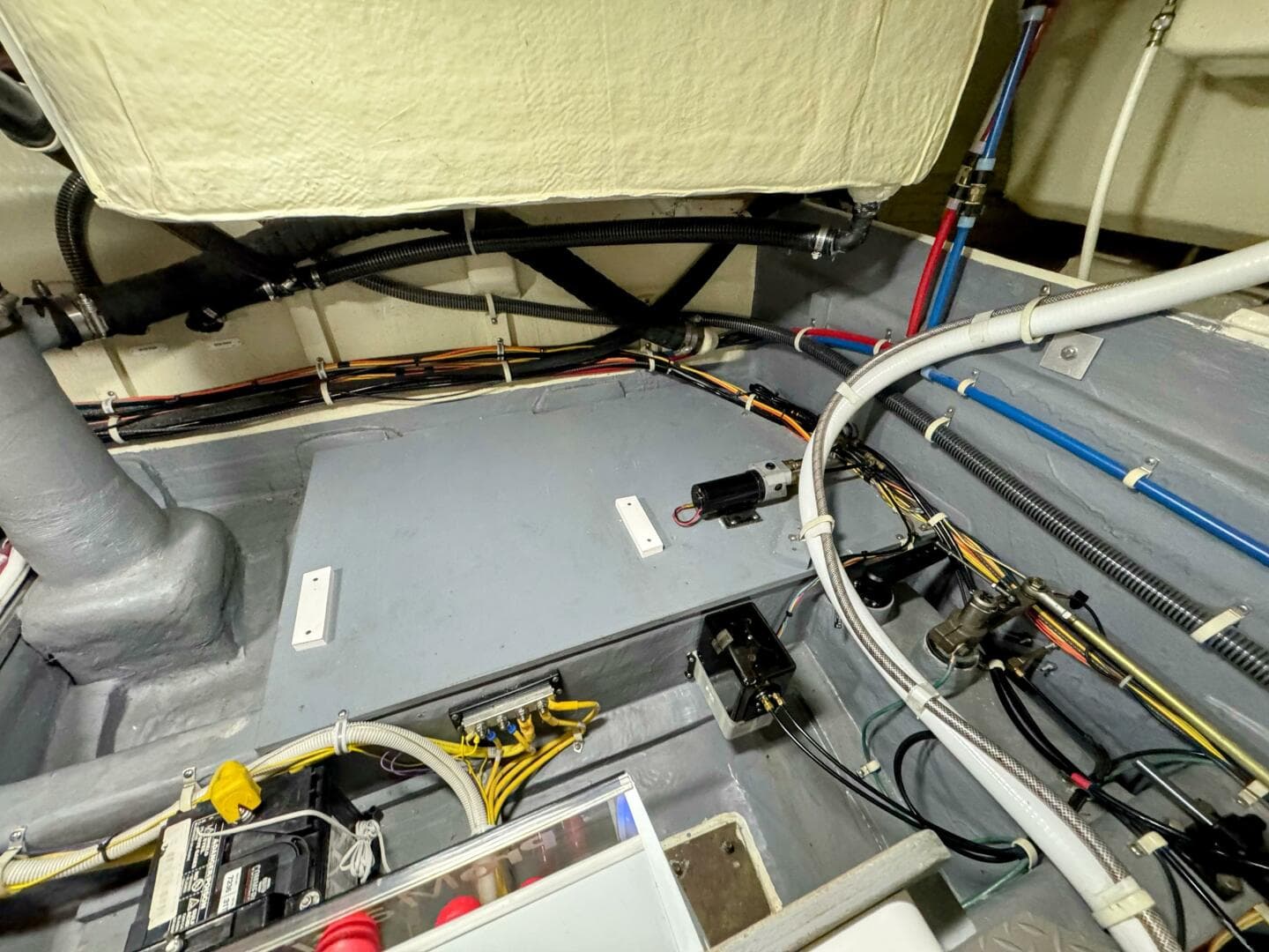 2017 Carver C37 — photo 74