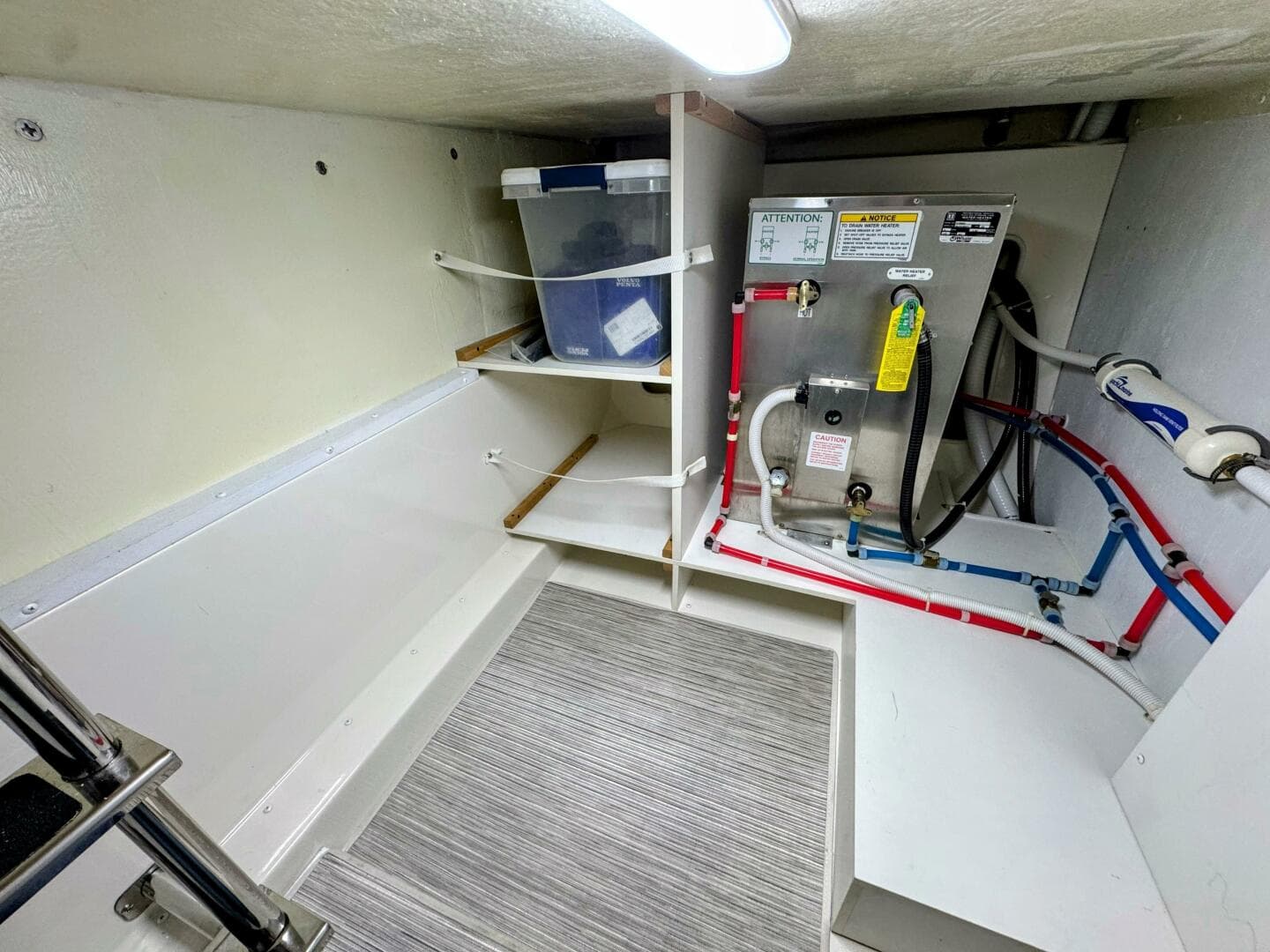 2017 Carver C37 — photo 63