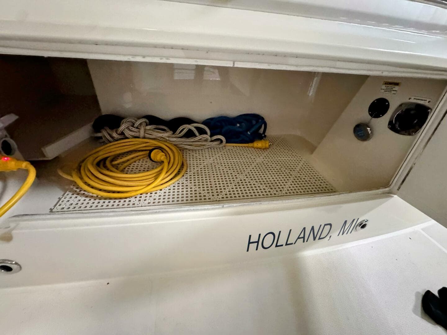 2017 Carver C37 — photo 65