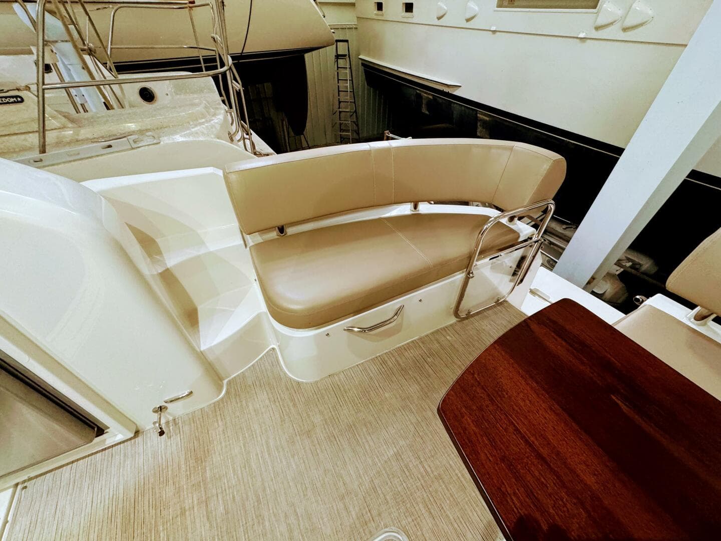 2017 Carver C37 — photo 20