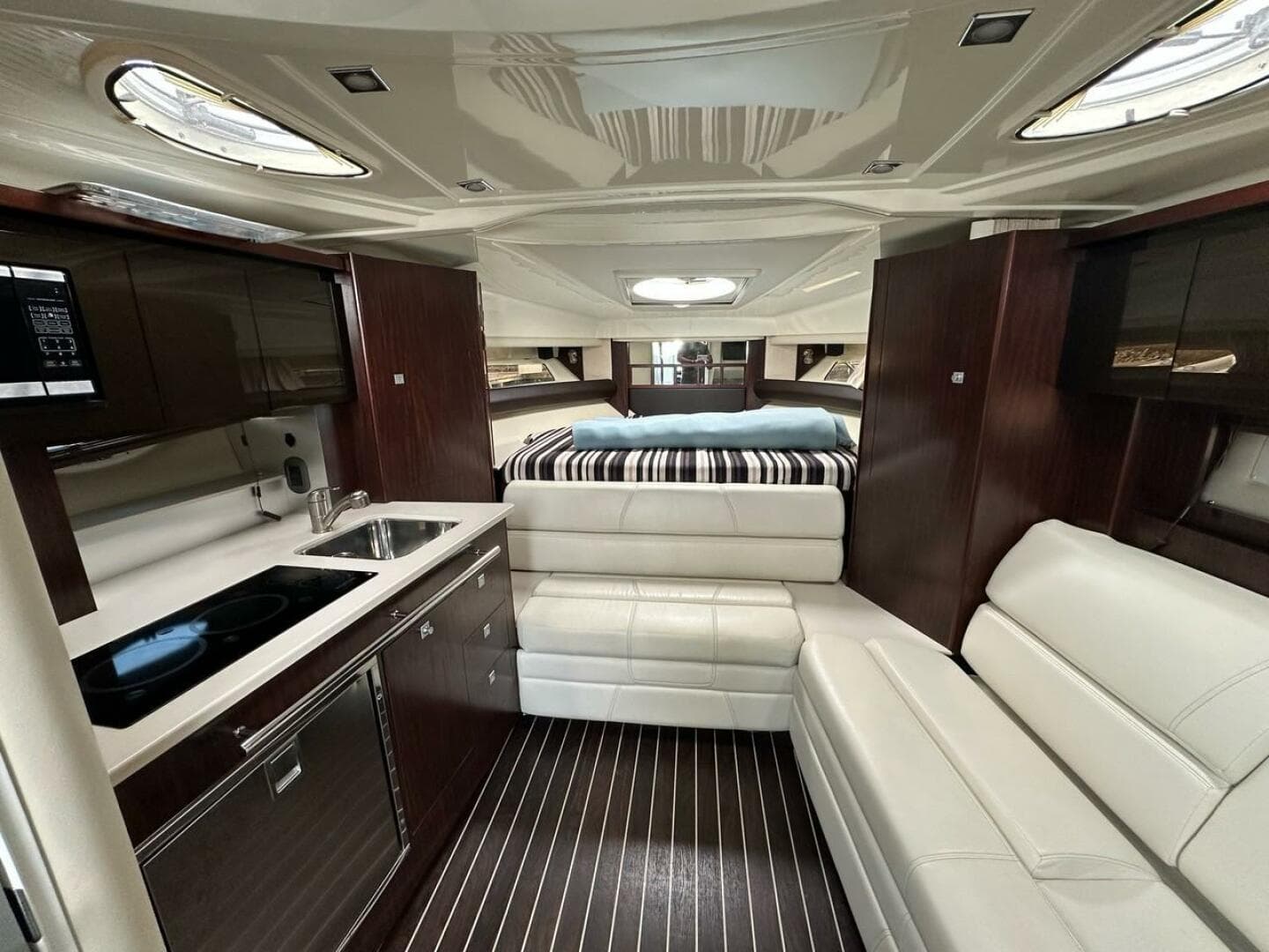 2017 Monterey 335S — photo 5