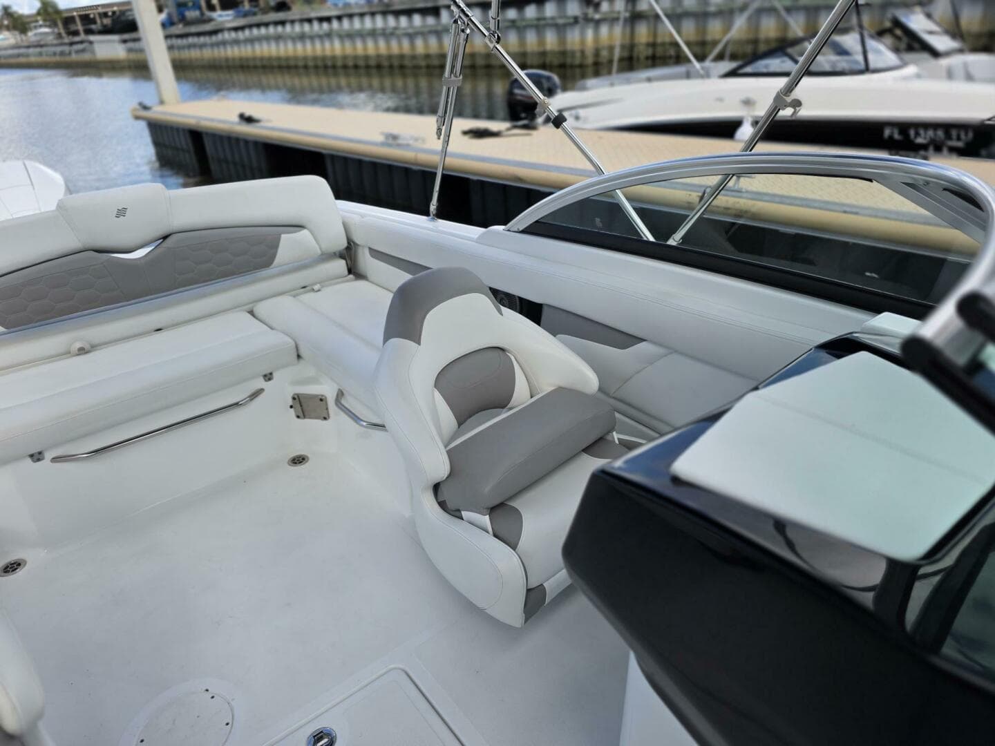 2021 Four Winns Hd 3 — photo 9