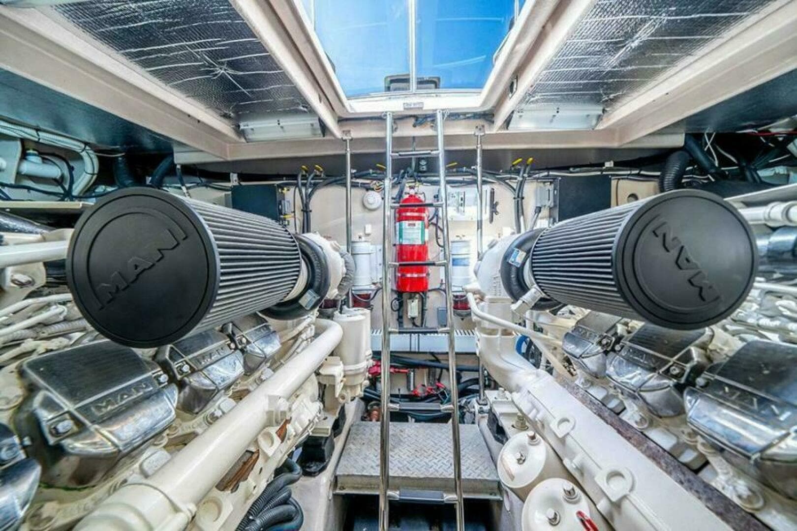 2012 Sea Ray 610 Sundancer — photo 46