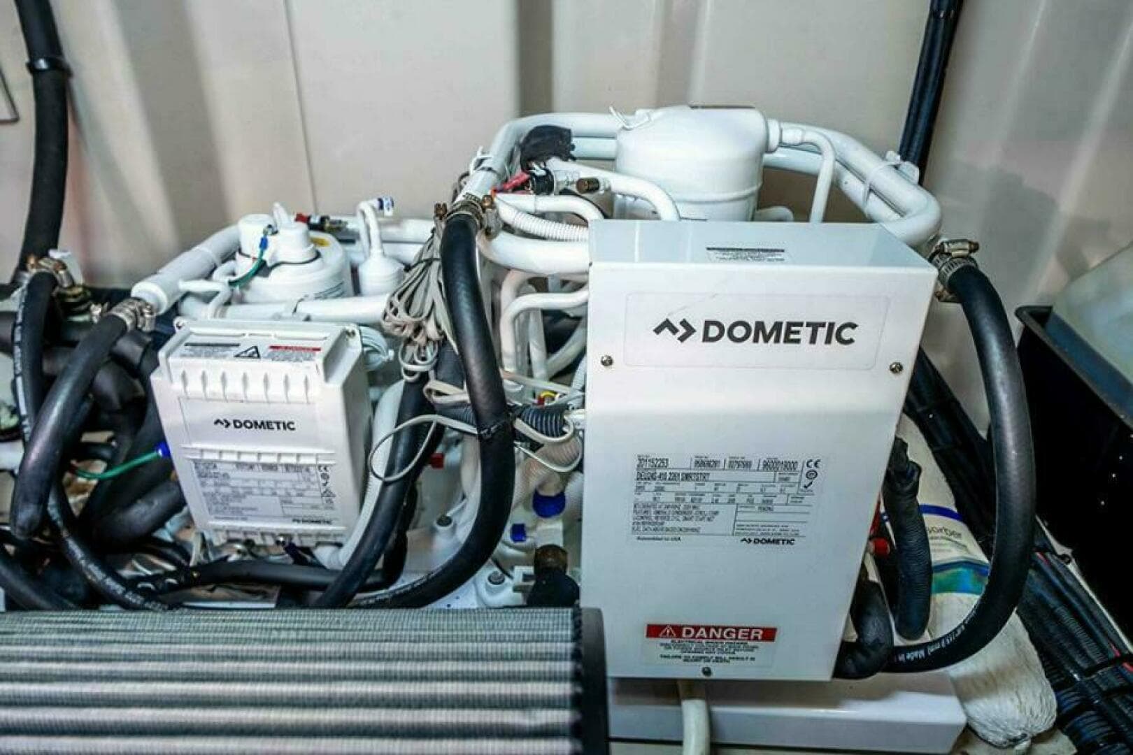 2012 Sea Ray 610 Sundancer — photo 49