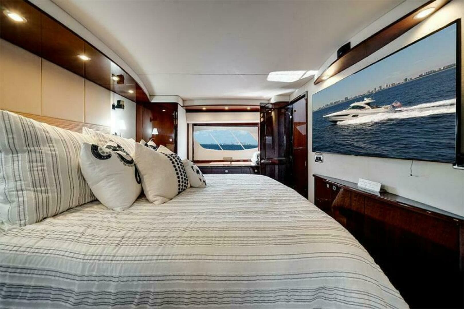 2012 Sea Ray 610 Sundancer — photo 35