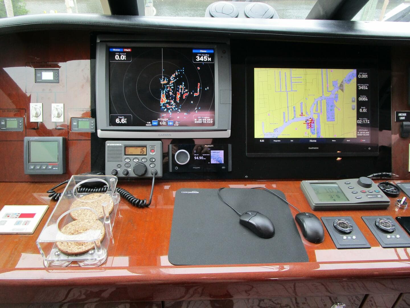 2005 Neptunus Enclosed Skylounge — photo 19