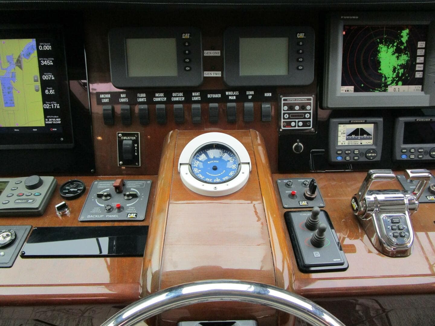 2005 Neptunus Enclosed Skylounge — photo 20