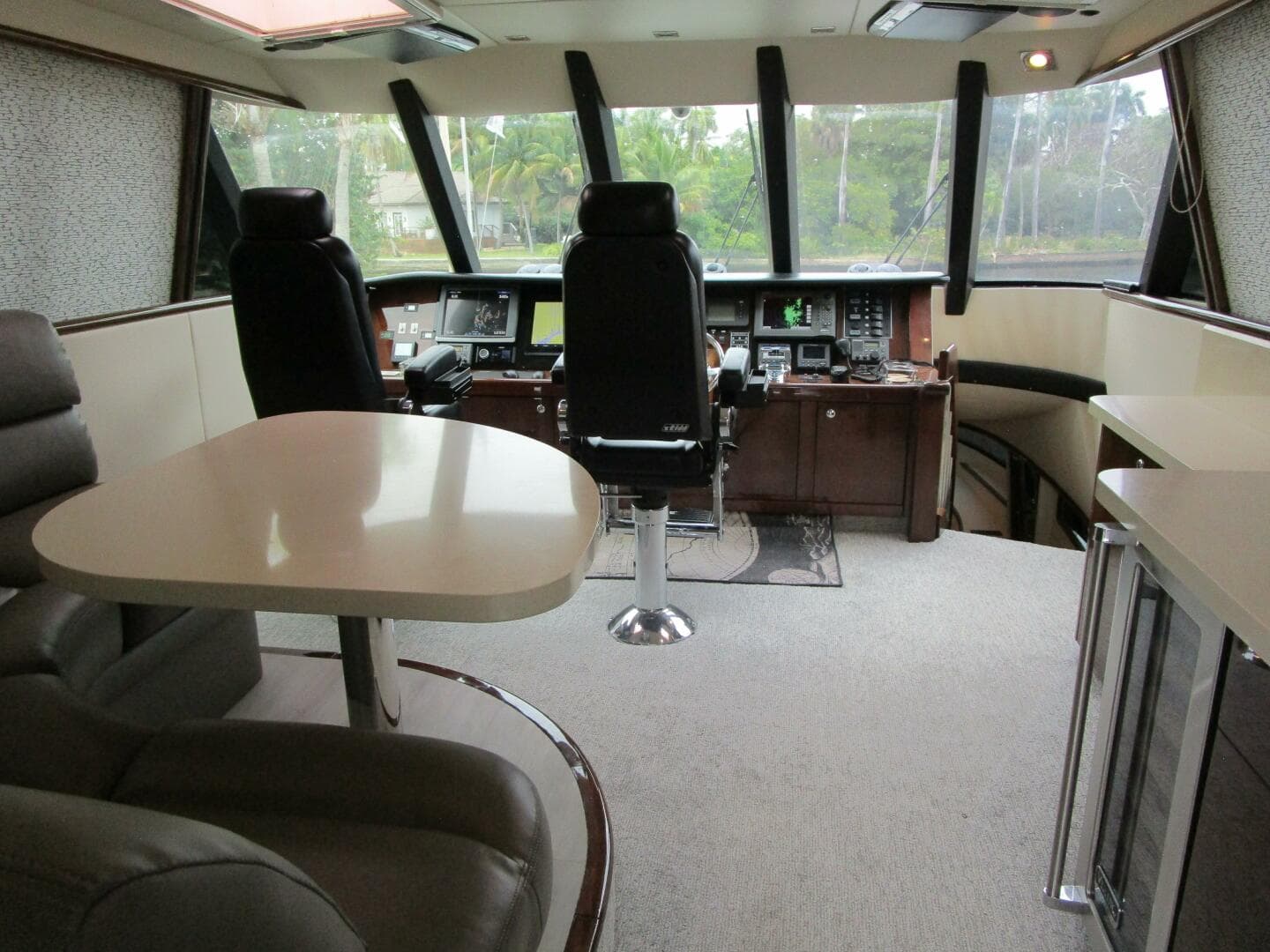 2005 Neptunus Enclosed Skylounge — photo 26