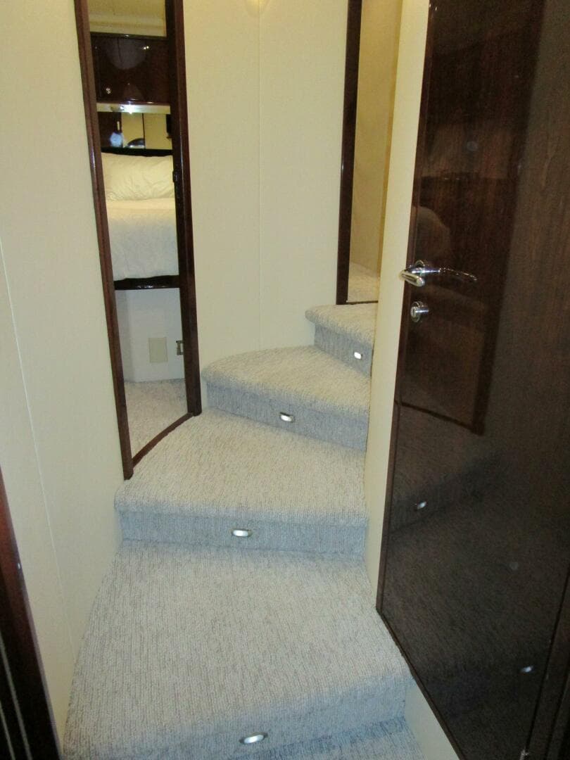 2005 Neptunus Enclosed Skylounge — photo 48