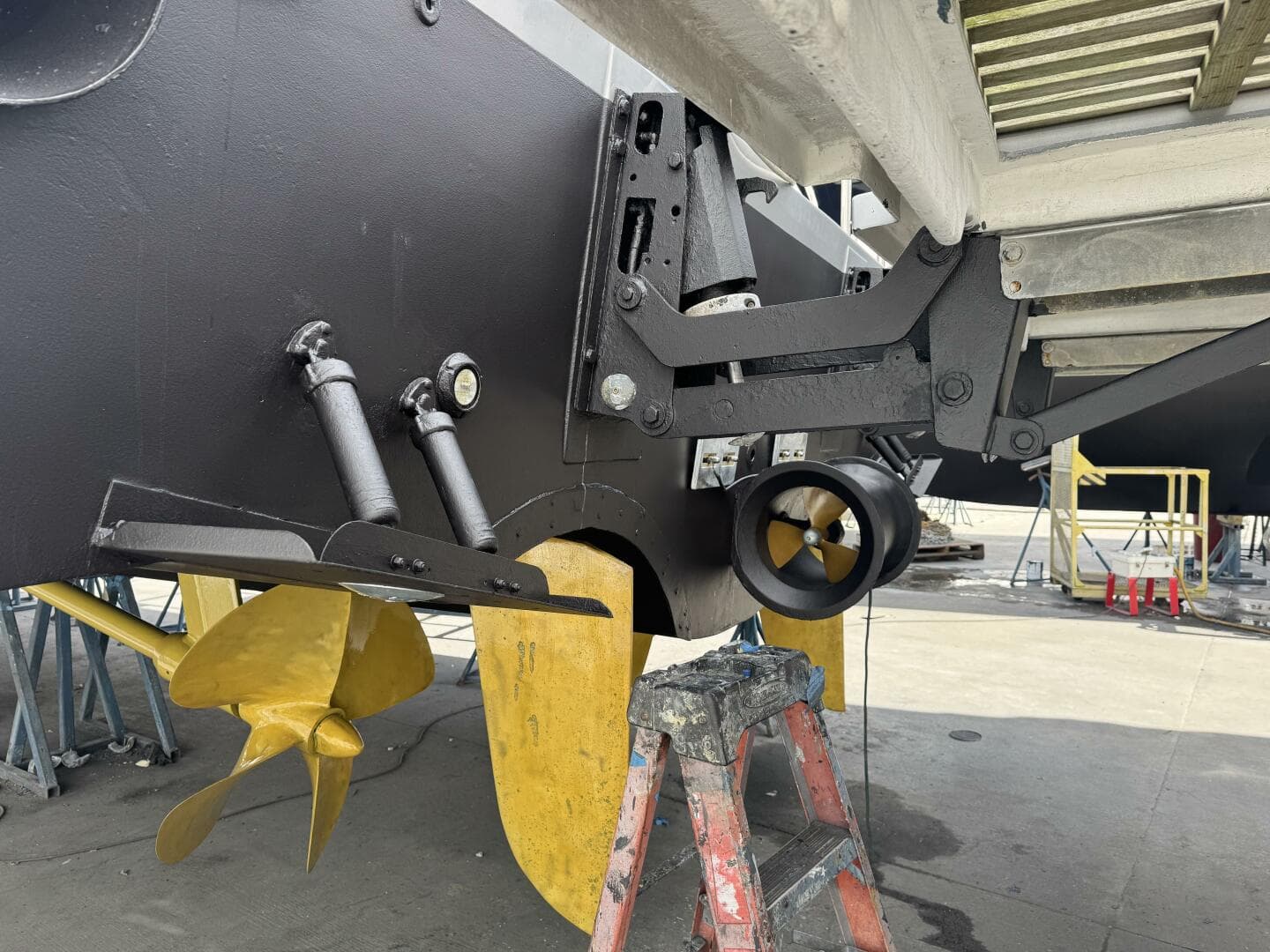 2005 Neptunus Enclosed Skylounge — photo 77