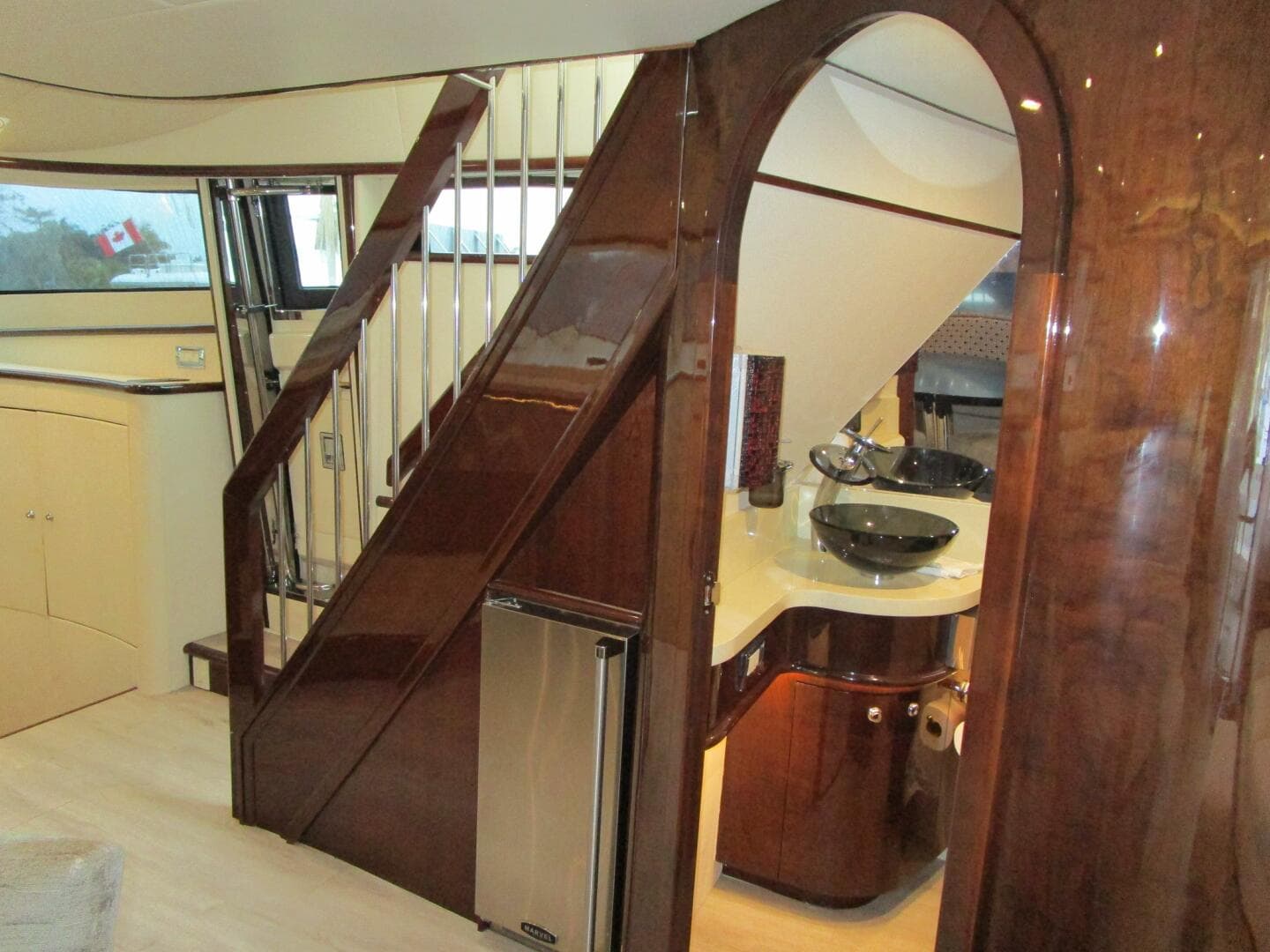 2005 Neptunus Enclosed Skylounge — photo 15