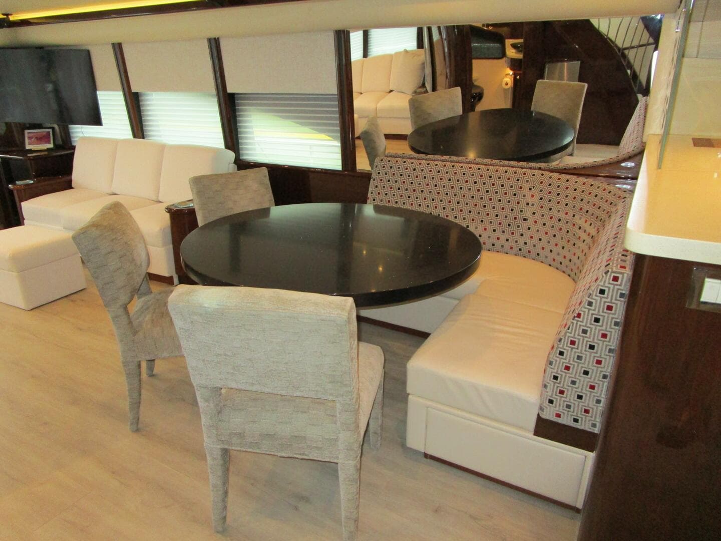 2005 Neptunus Enclosed Skylounge — photo 7