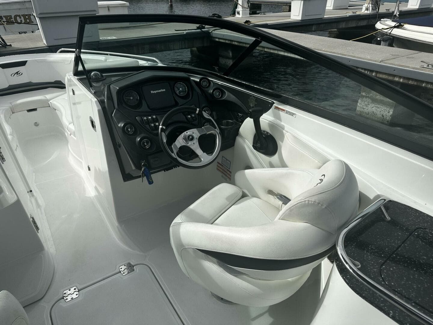 2015 Monterey 264 FS — photo 10