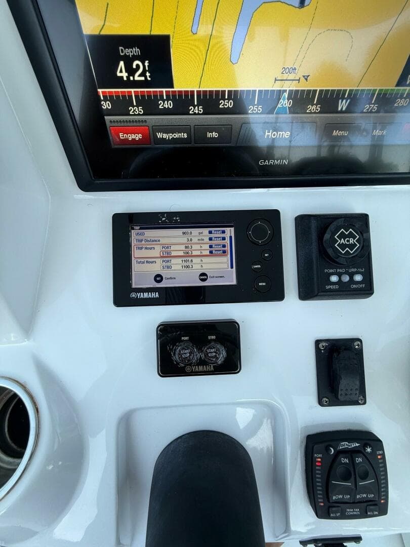 2015 Intrepid 327 Cuddy — photo 11