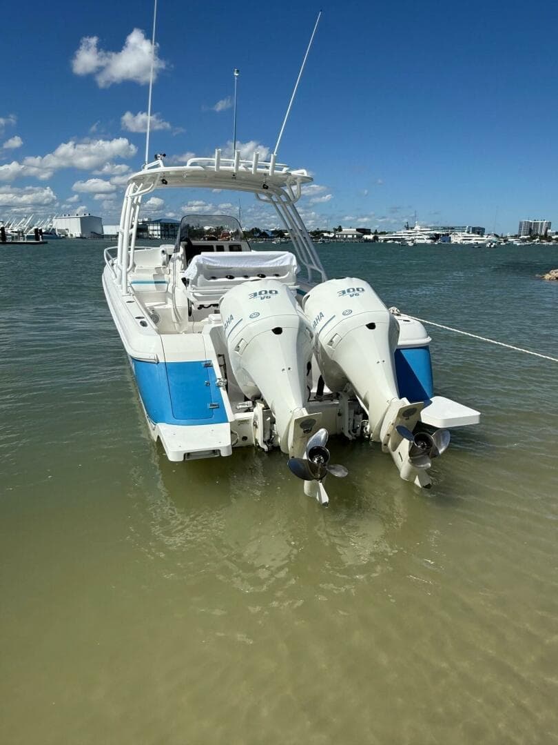 2015 Intrepid 327 Cuddy — photo 4