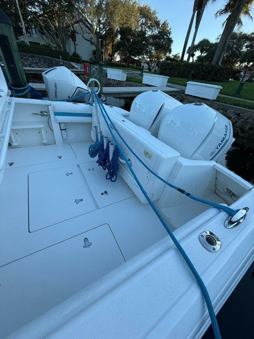 2015 Intrepid 327 Cuddy — photo 6