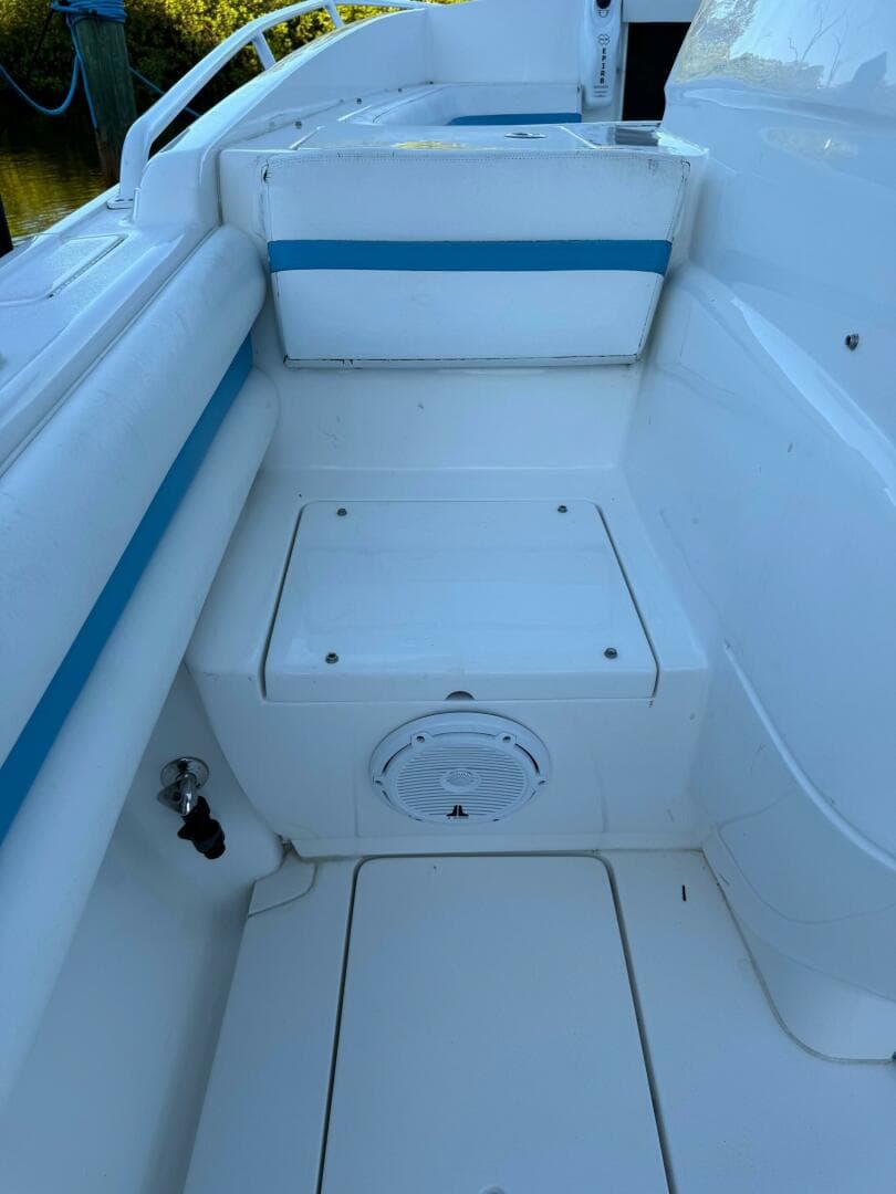 2015 Intrepid 327 Cuddy — photo 9