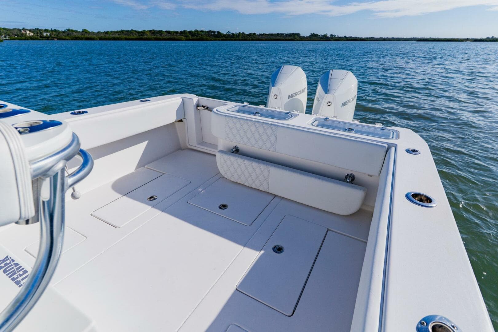 2015 Contender ST — photo 27