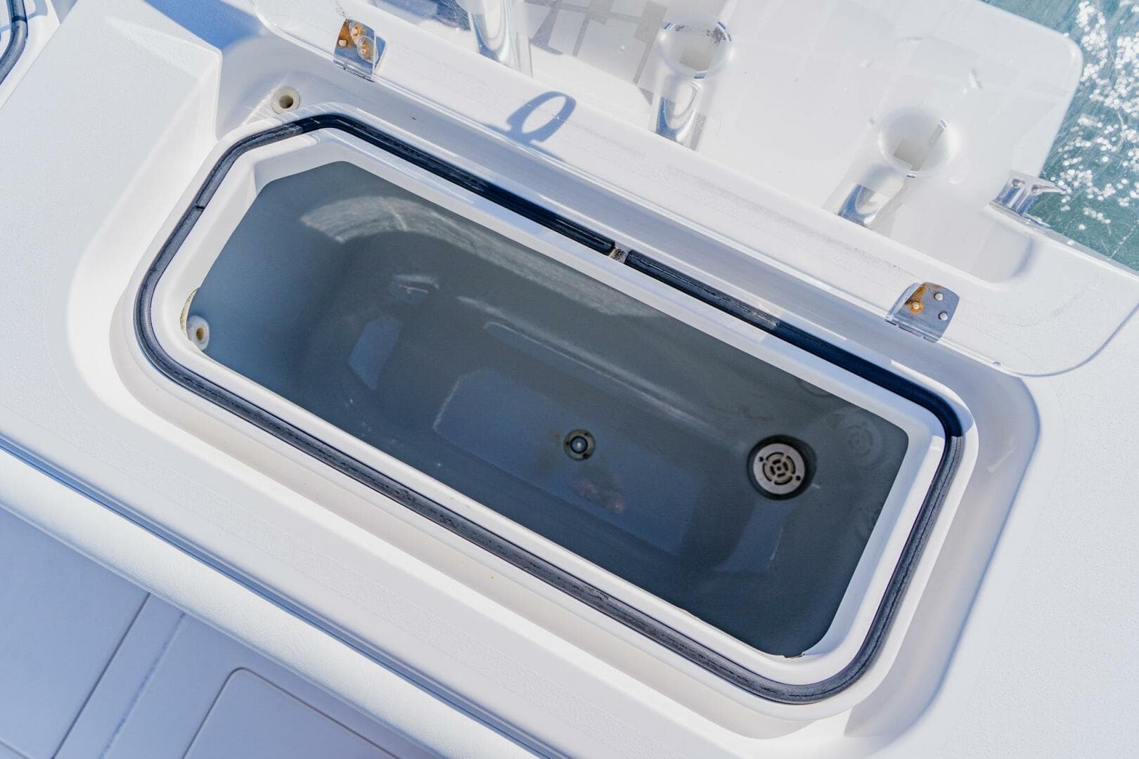 2015 Contender ST — photo 32