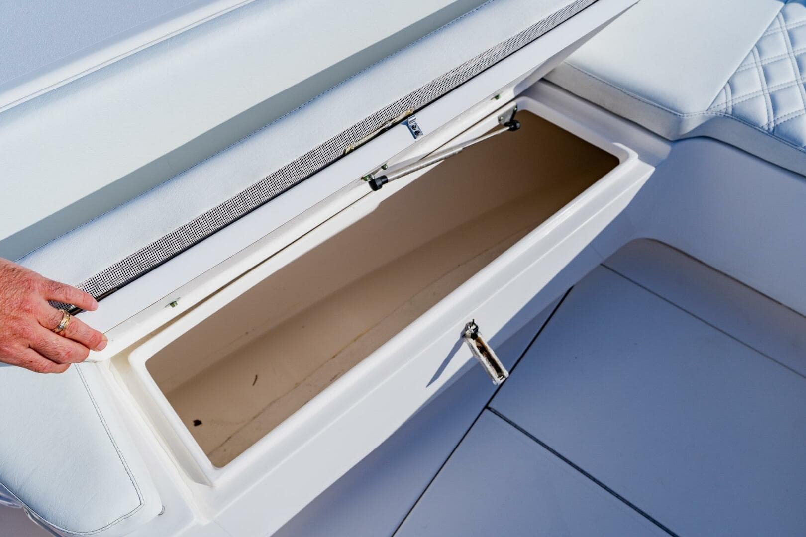 2015 Contender ST — photo 9