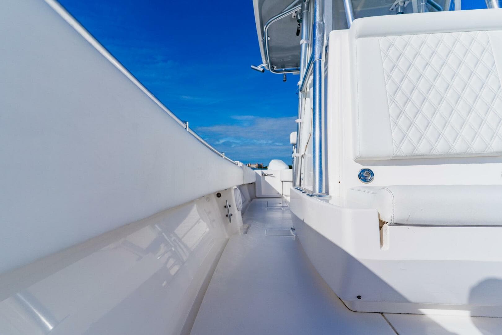 2015 Contender ST — photo 17