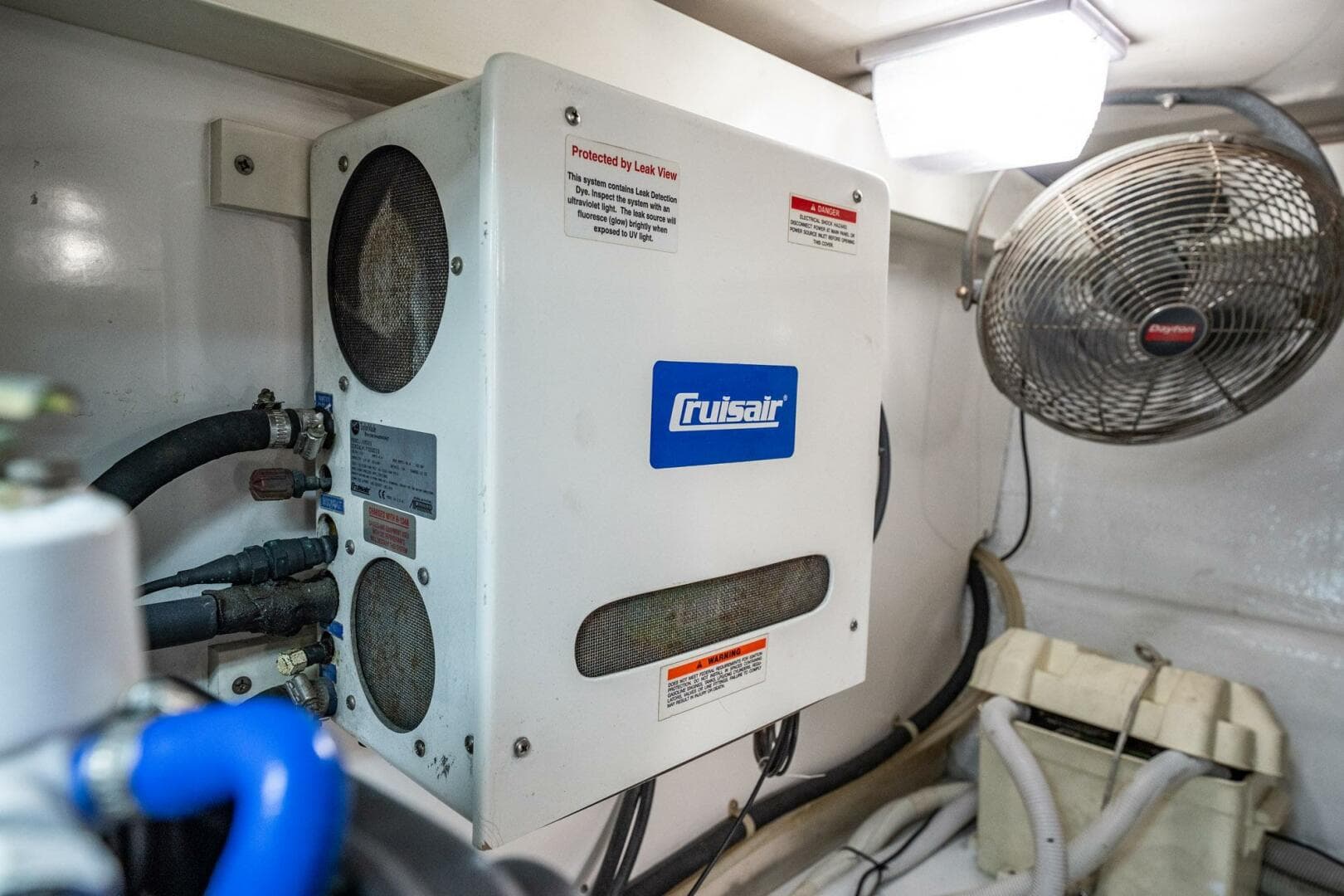 2001 Post 42 Convertible — photo 70