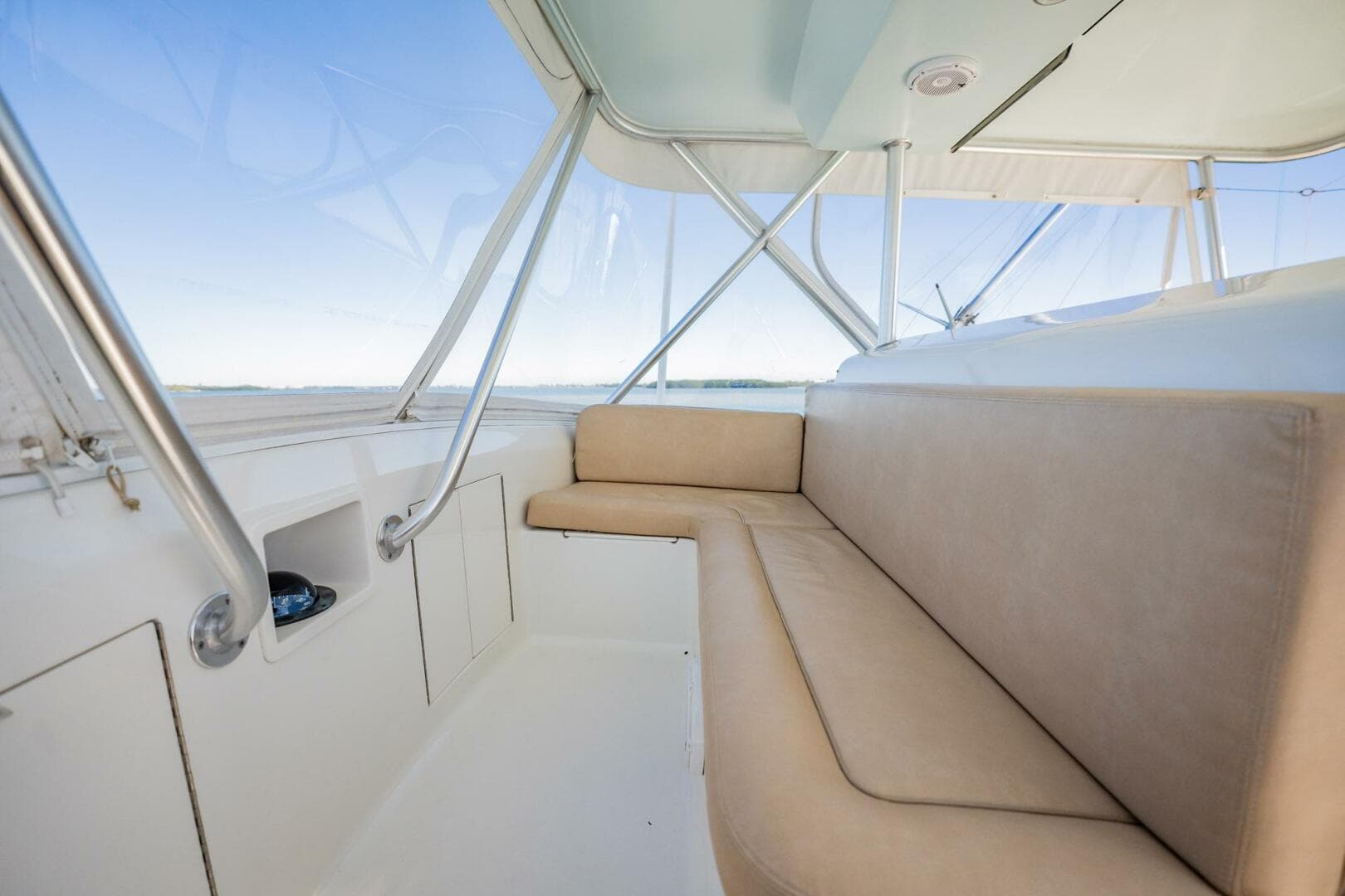 2001 Post 42 Convertible — photo 44