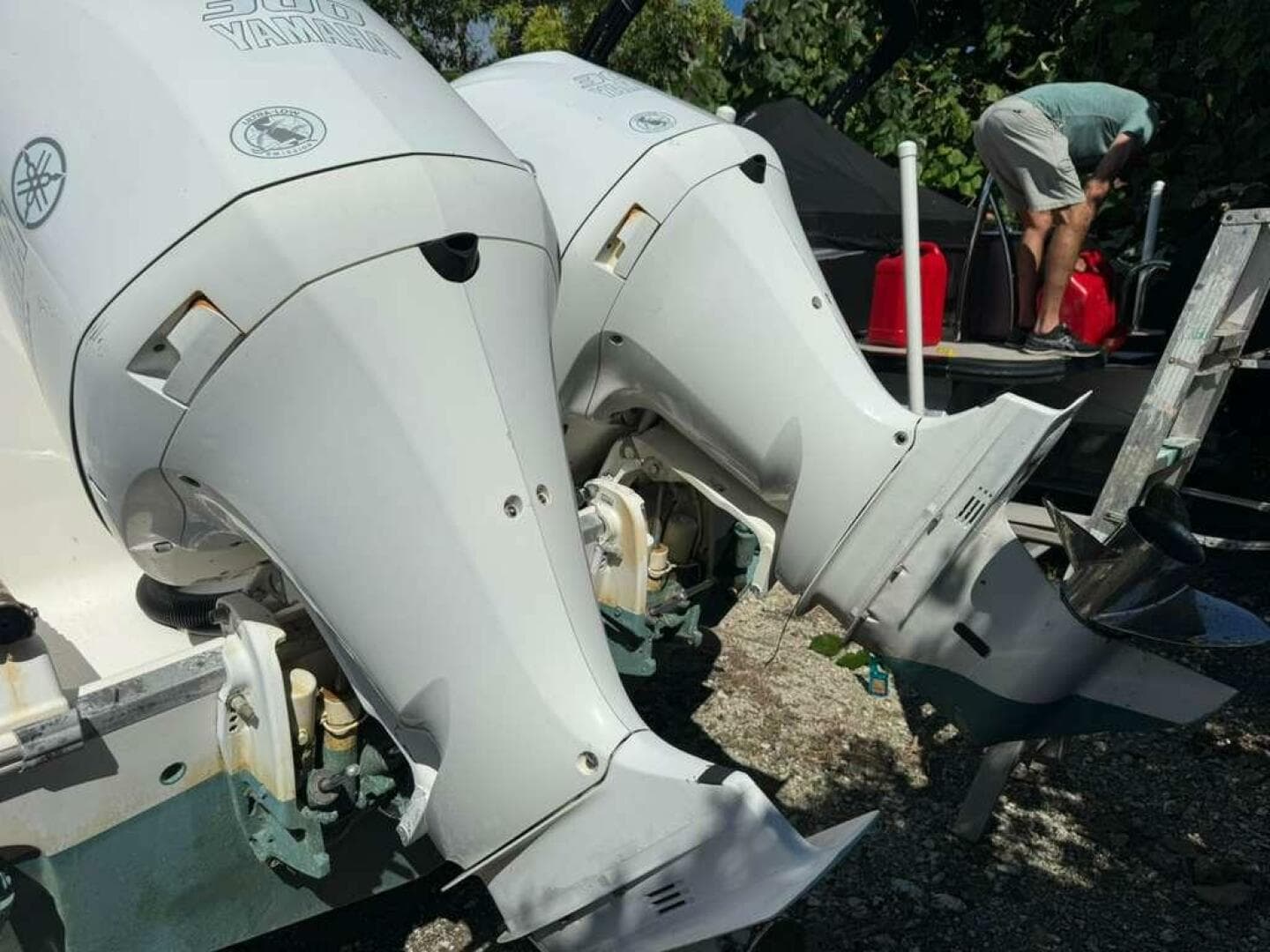 2017 Robalo R302 — photo 7