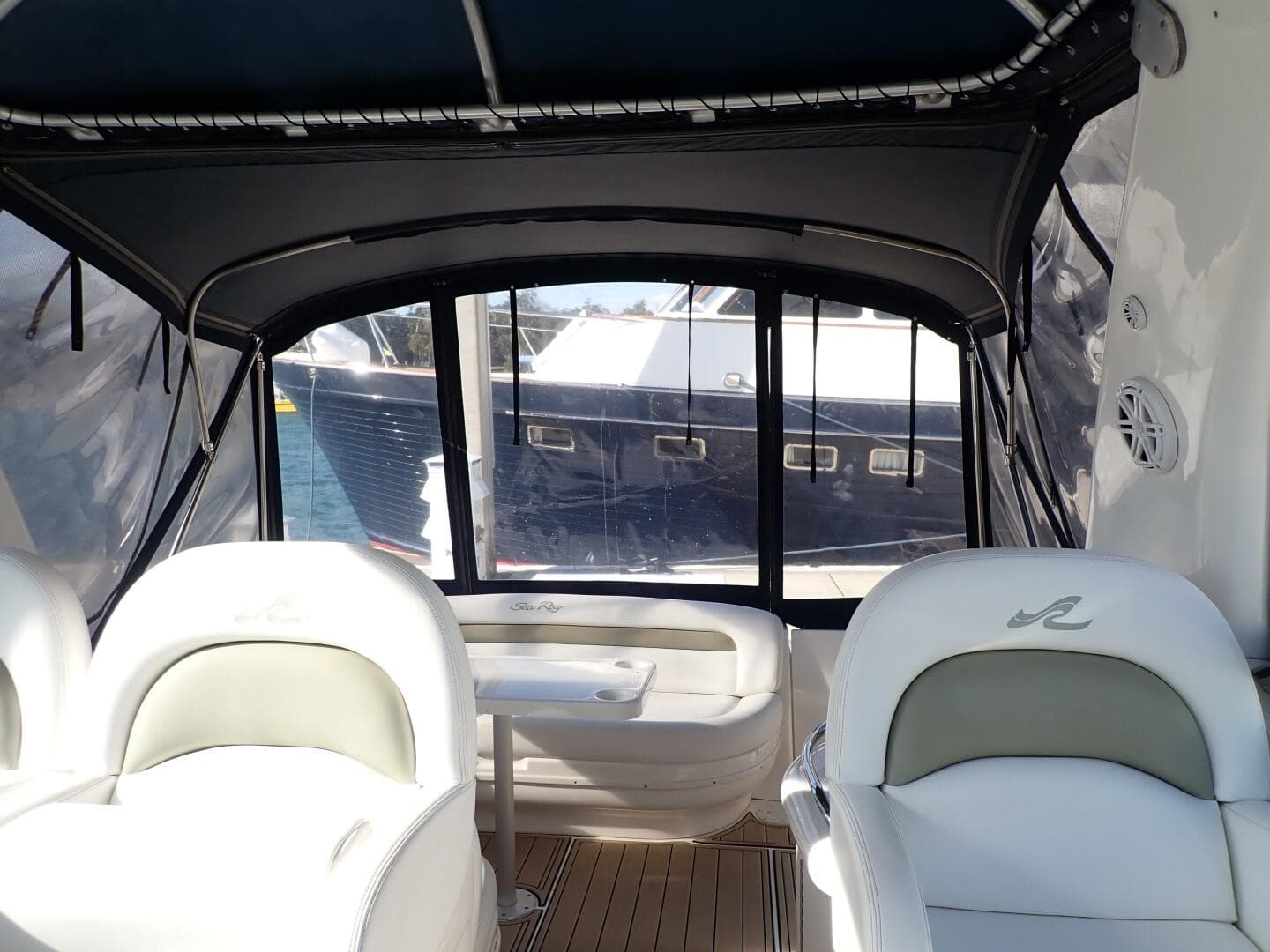 2006 Sea Ray 340 Sundancer — photo 11