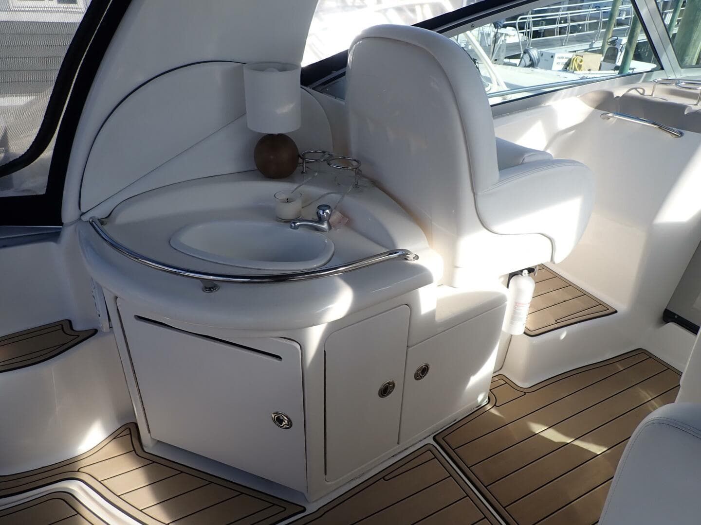 2006 Sea Ray 340 Sundancer — photo 3