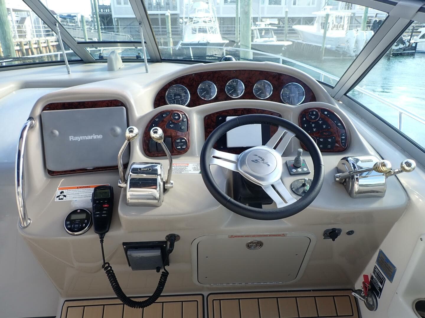 2006 Sea Ray 340 Sundancer — photo 6