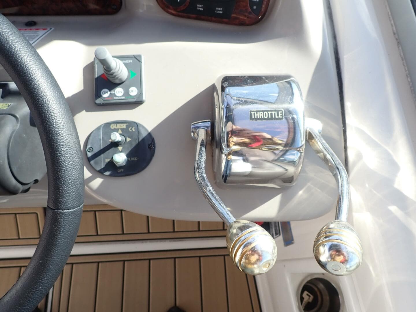 2006 Sea Ray 340 Sundancer — photo 14