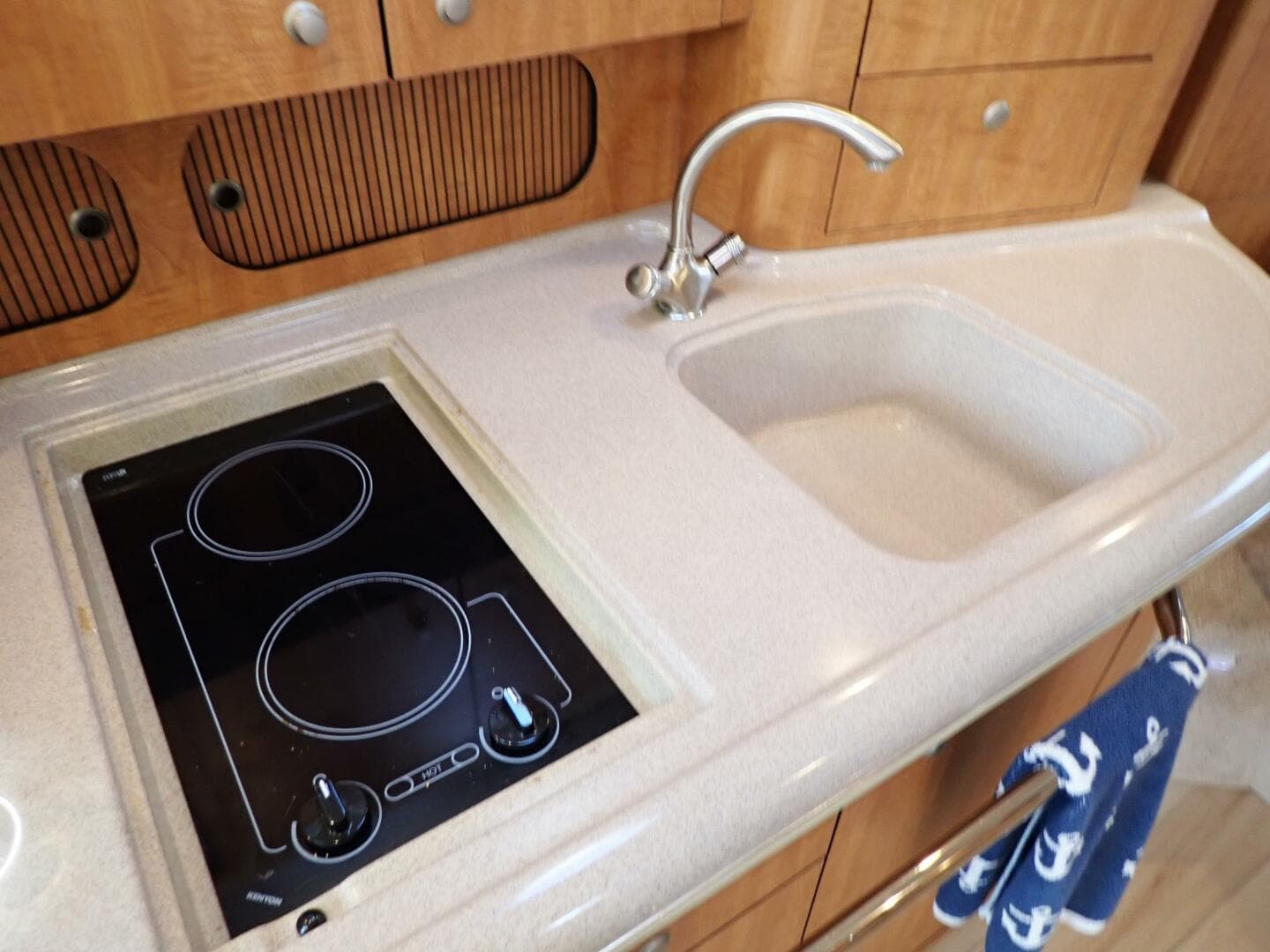 2006 Sea Ray 340 Sundancer — photo 23