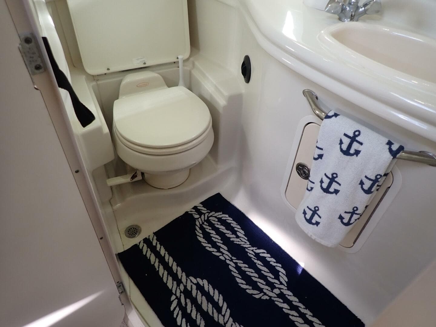 2006 Sea Ray 340 Sundancer — photo 27