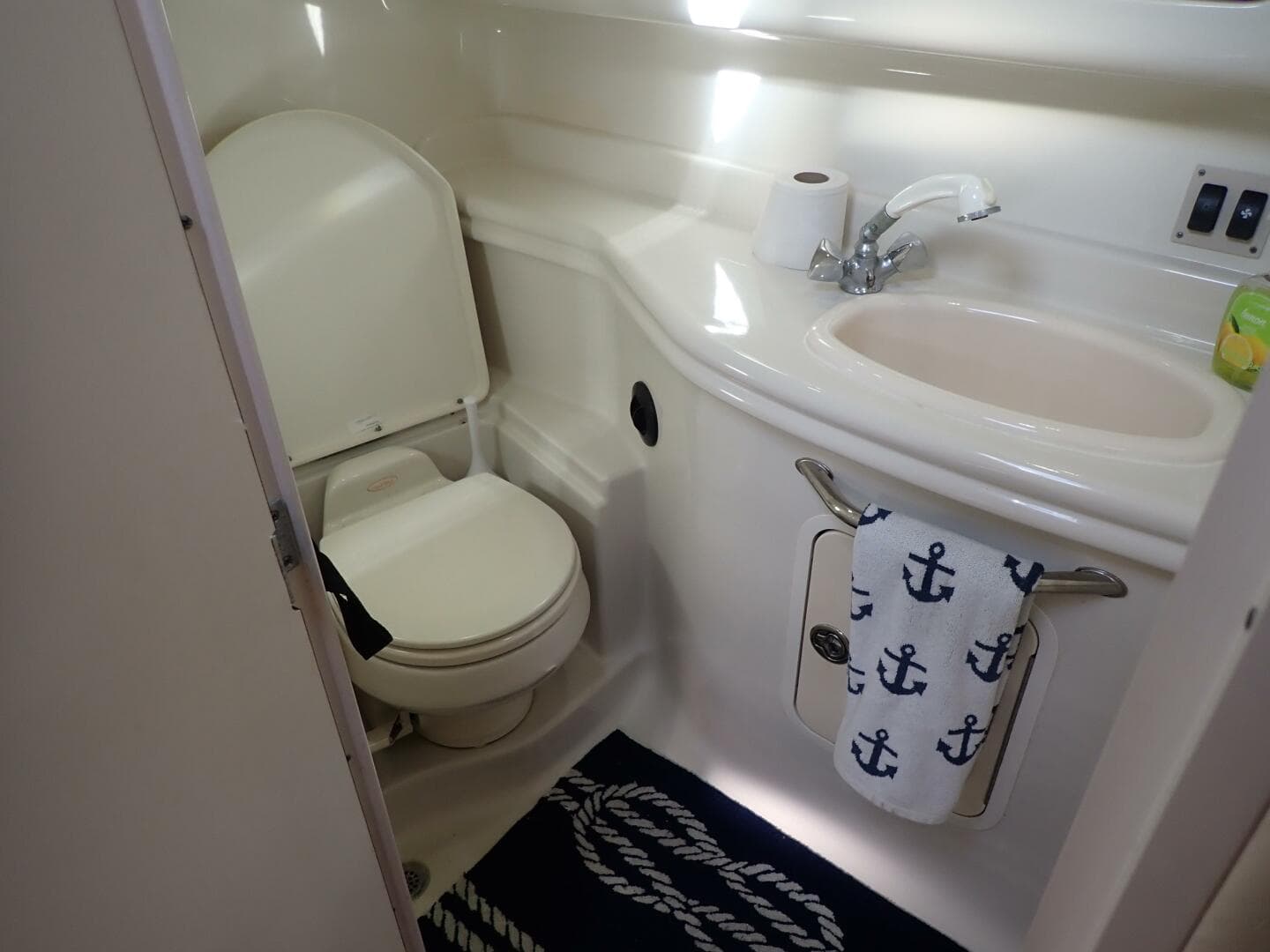 2006 Sea Ray 340 Sundancer — photo 25