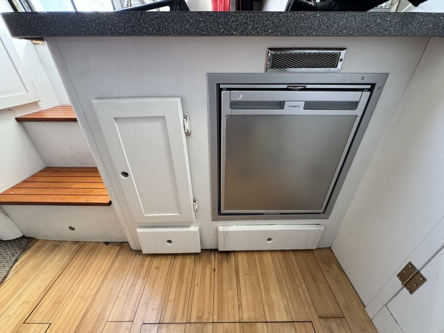 1986 Luhrs — photo 21