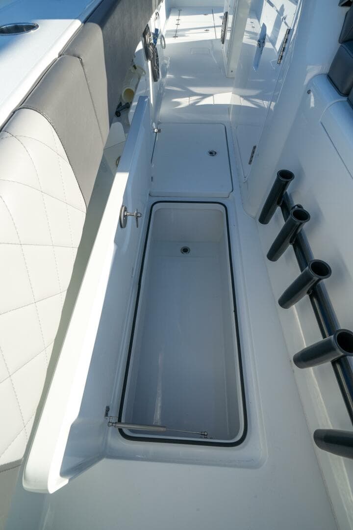 2024 Freeman 38 — photo 20