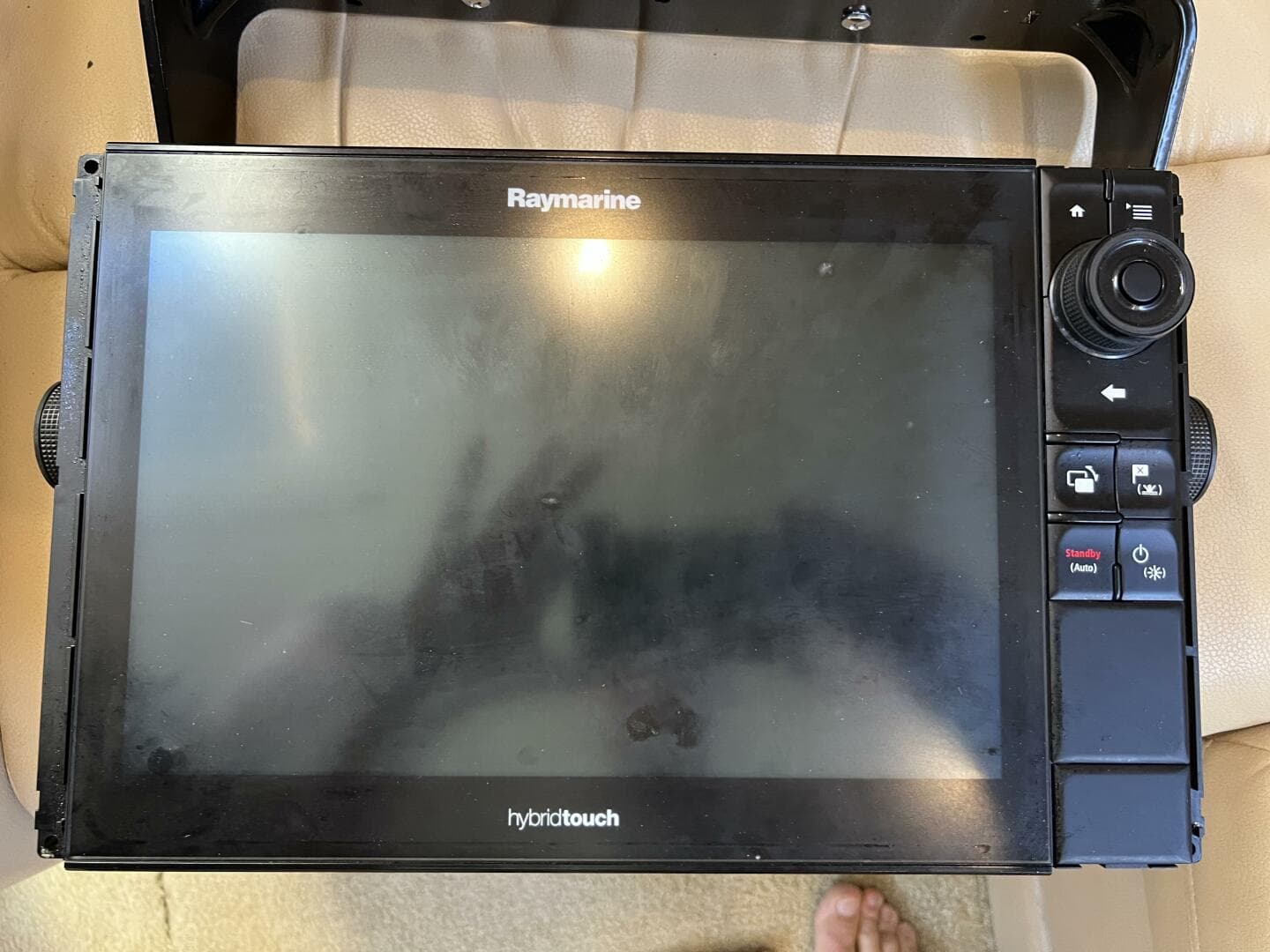 2004 Cruisers Yachts — photo 7