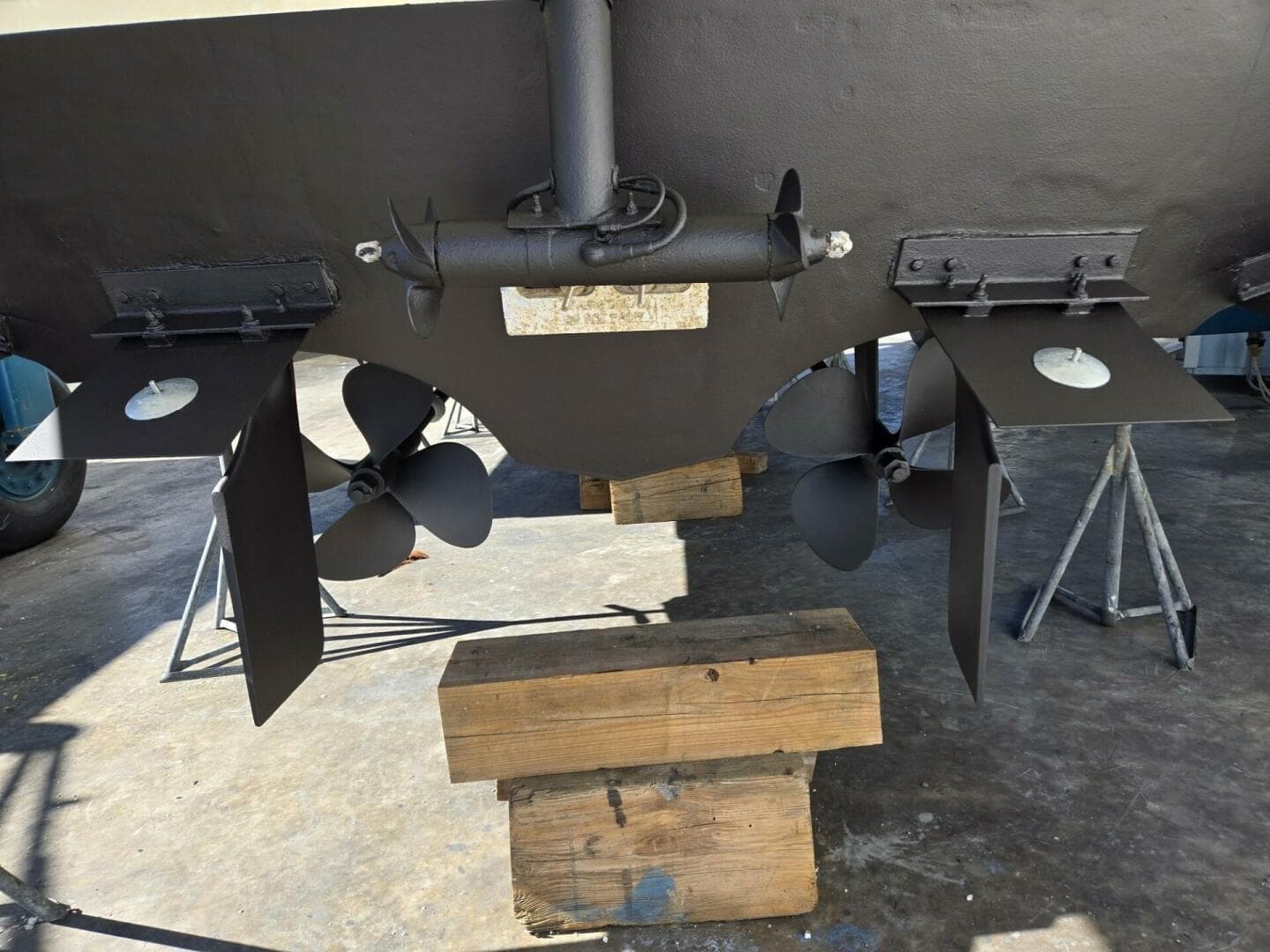 2004 Cruisers Yachts — photo 37