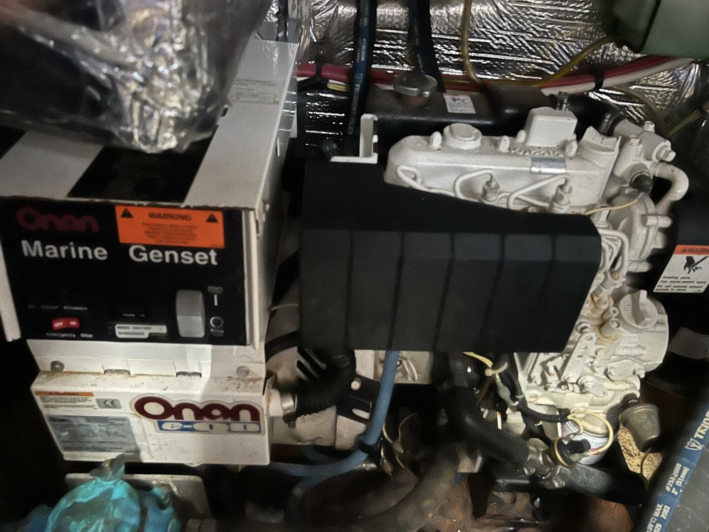 2004 Cruisers Yachts — photo 33