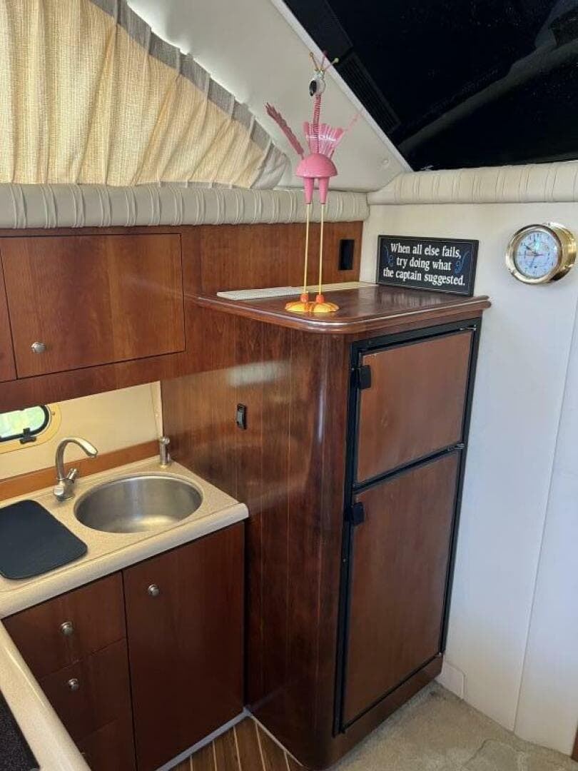 2004 Cruisers Yachts — photo 15