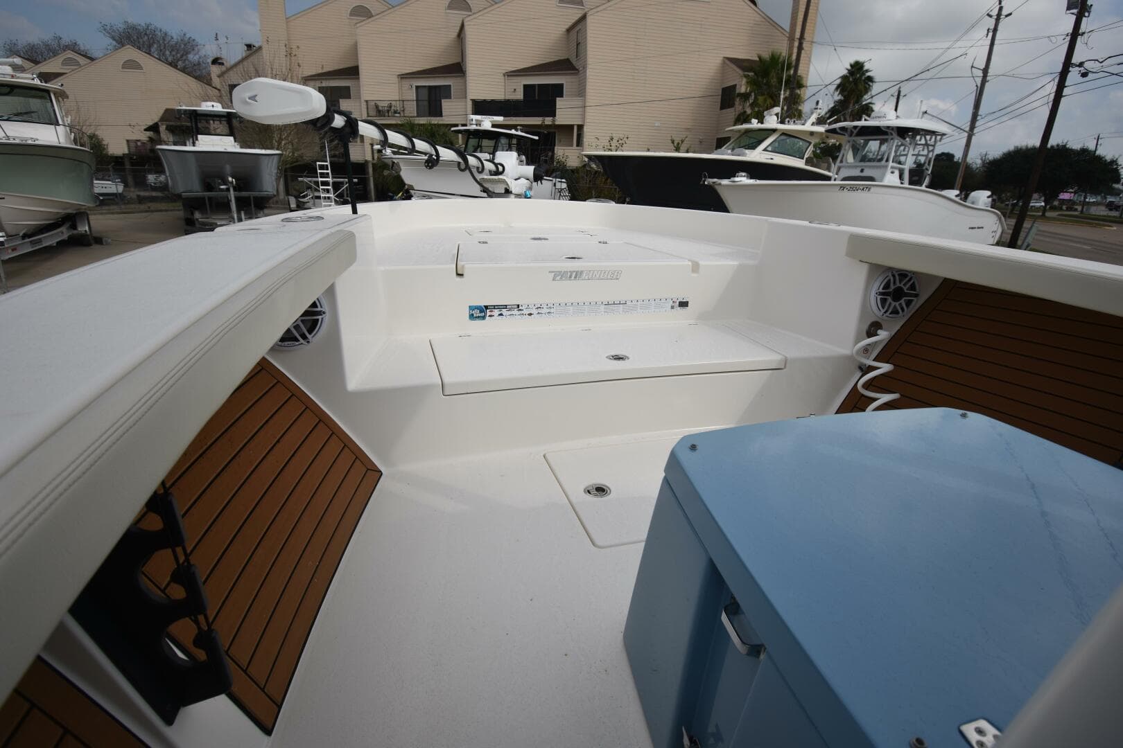 2023 Pathfinder 2700 Open — photo 28