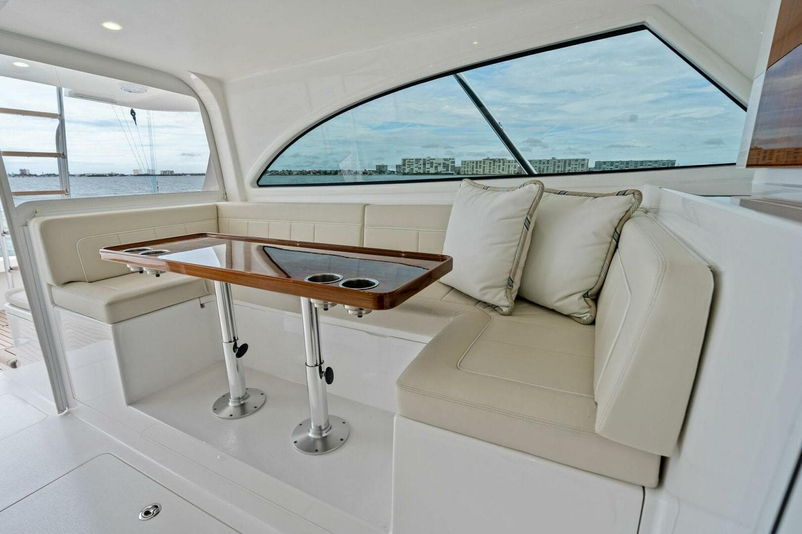 2021 Viking 46 Billfish — photo 11