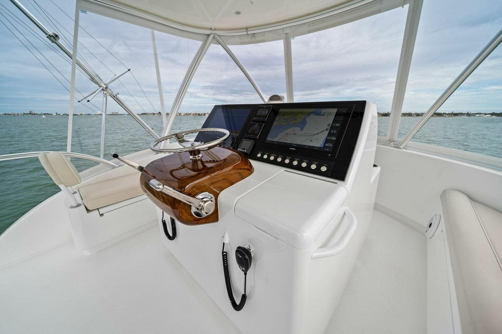 2021 Viking 46 Billfish — photo 32