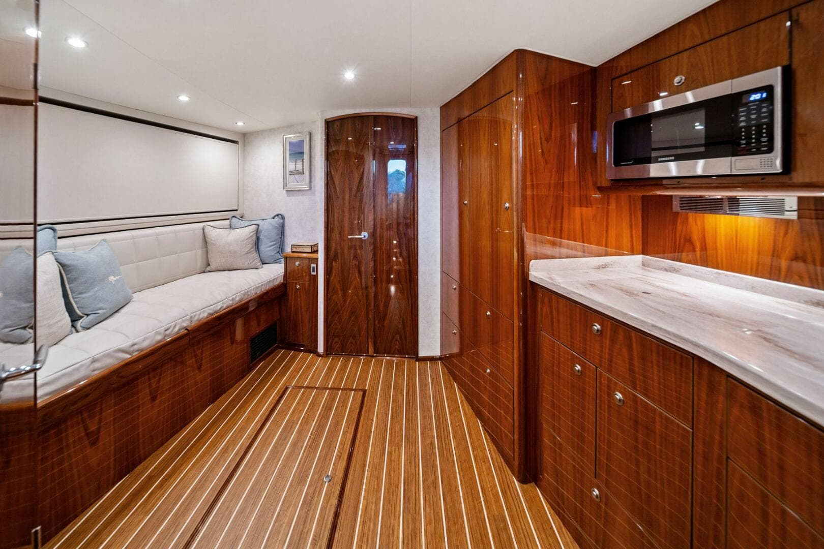 2021 Viking 46 Billfish — photo 64