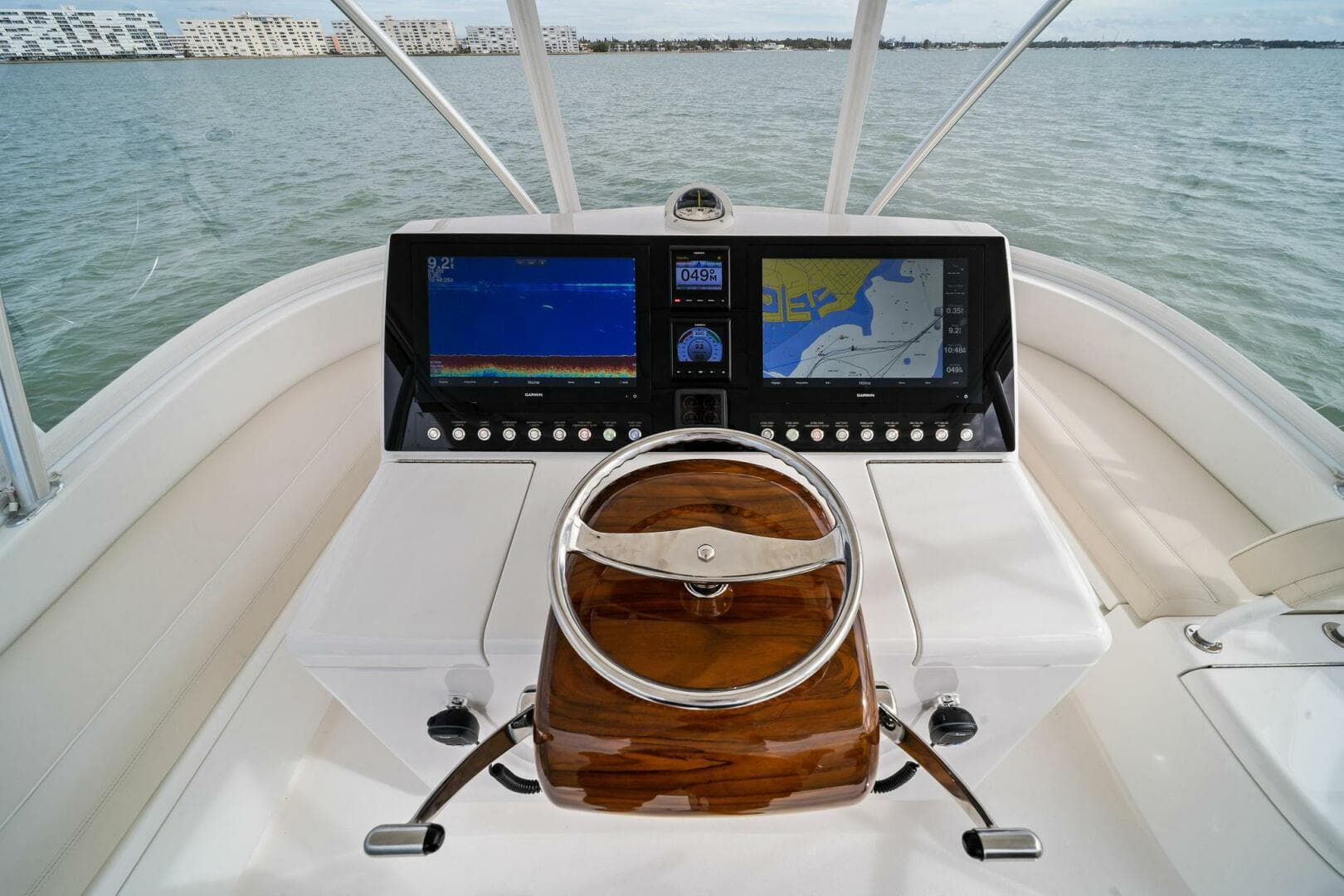 2021 Viking 46 Billfish — photo 2