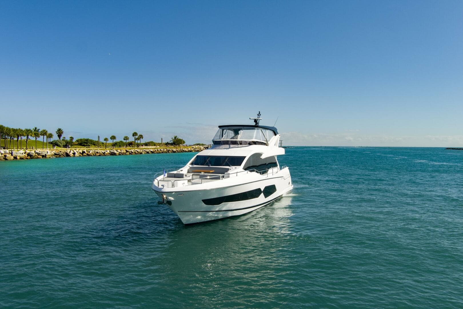 2024 Sunseeker 76 Yacht — photo 7